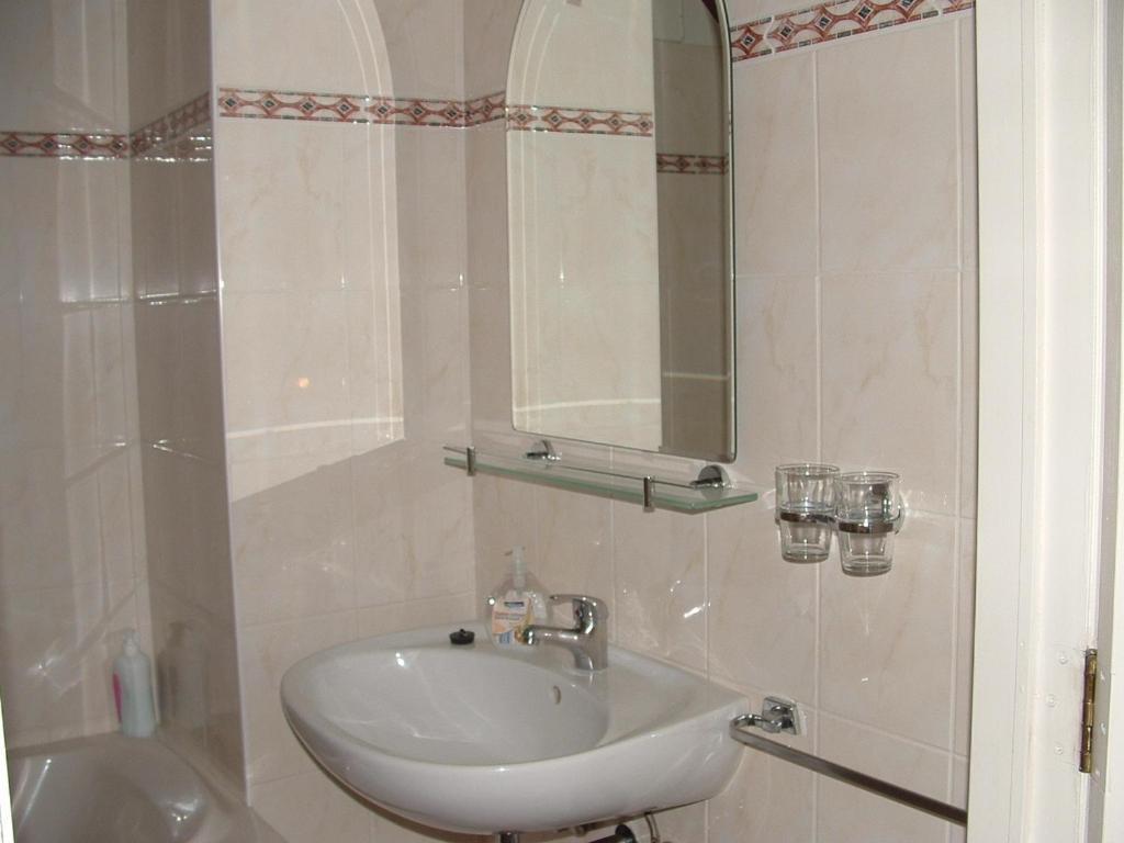 B&B Bij Lieve En Jos Hasselt Phòng bức ảnh